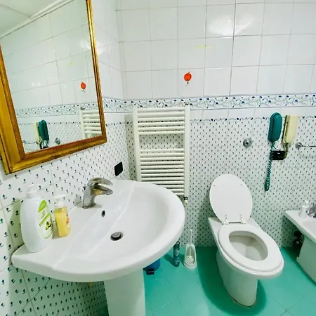 Garibaldi Super Rooms Bed & Breakfast Napels