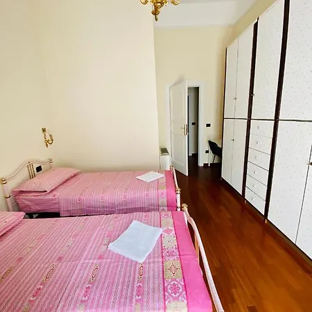 Garibaldi Super Rooms Napels