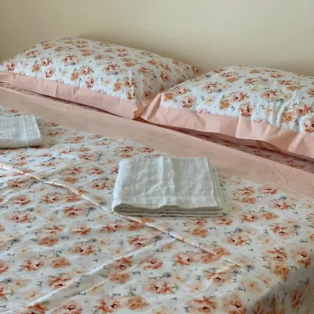 Alojamento de Acomodação e Pequeno-almoço Garibaldi Super Rooms *