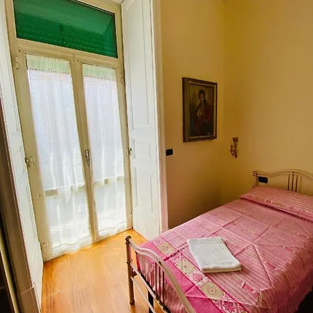 Garibaldi Super Rooms Alojamento de Acomodação e Pequeno-almoço